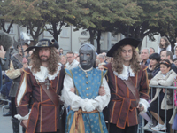 A migliaia per la Maschera di Ferro